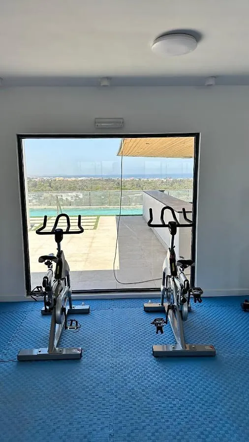 F4 - Chic - Piscine - Salle Fitness Dakar