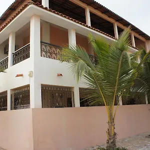 Pensión Rosa, Dakar